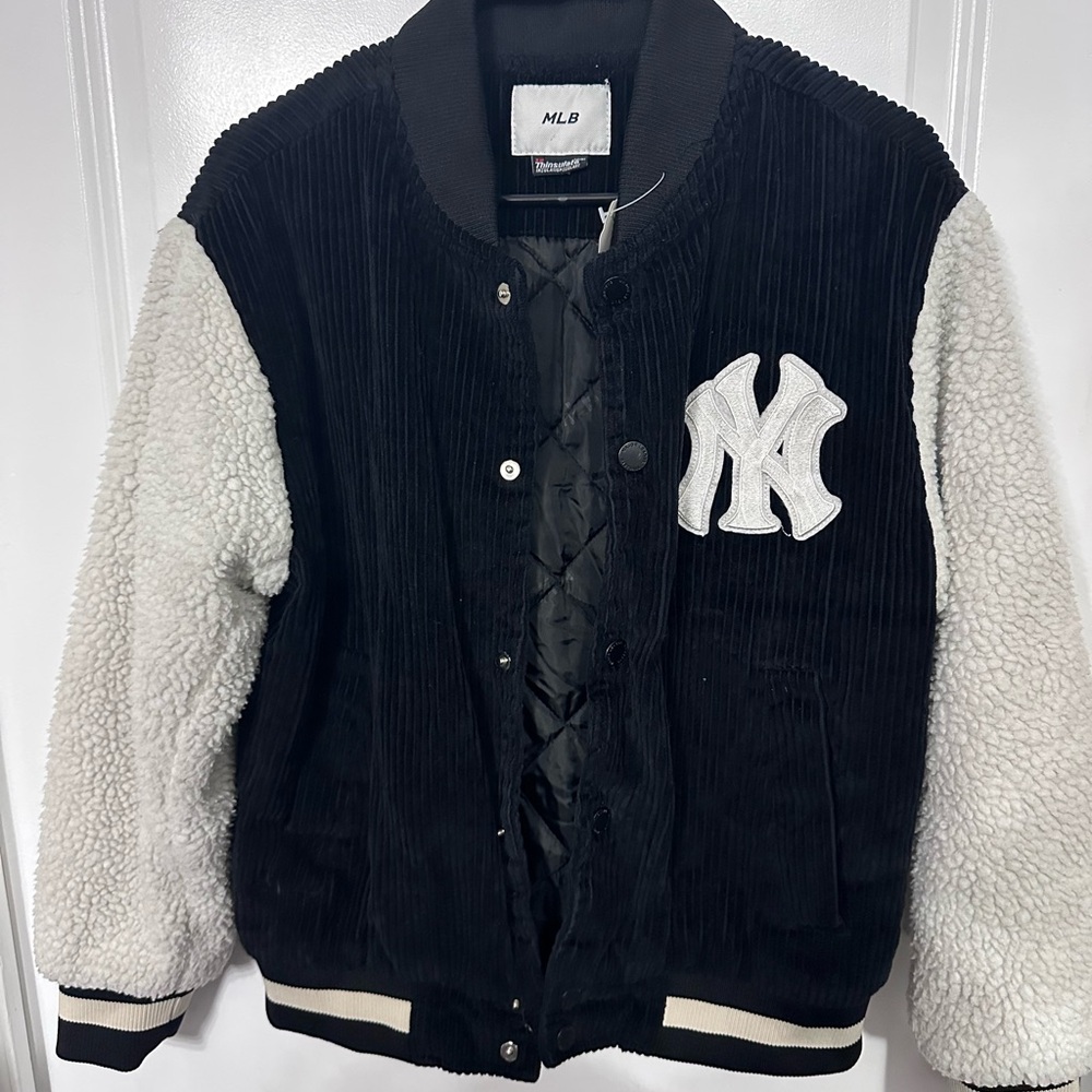 MLB New York Black and Cream Puffer Jacket